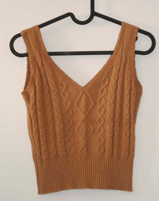 Top sans manches en maille torsadée camel avec col en V
