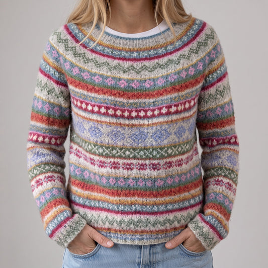 Aada | Pull rétro gris avec motif norvégien coloré